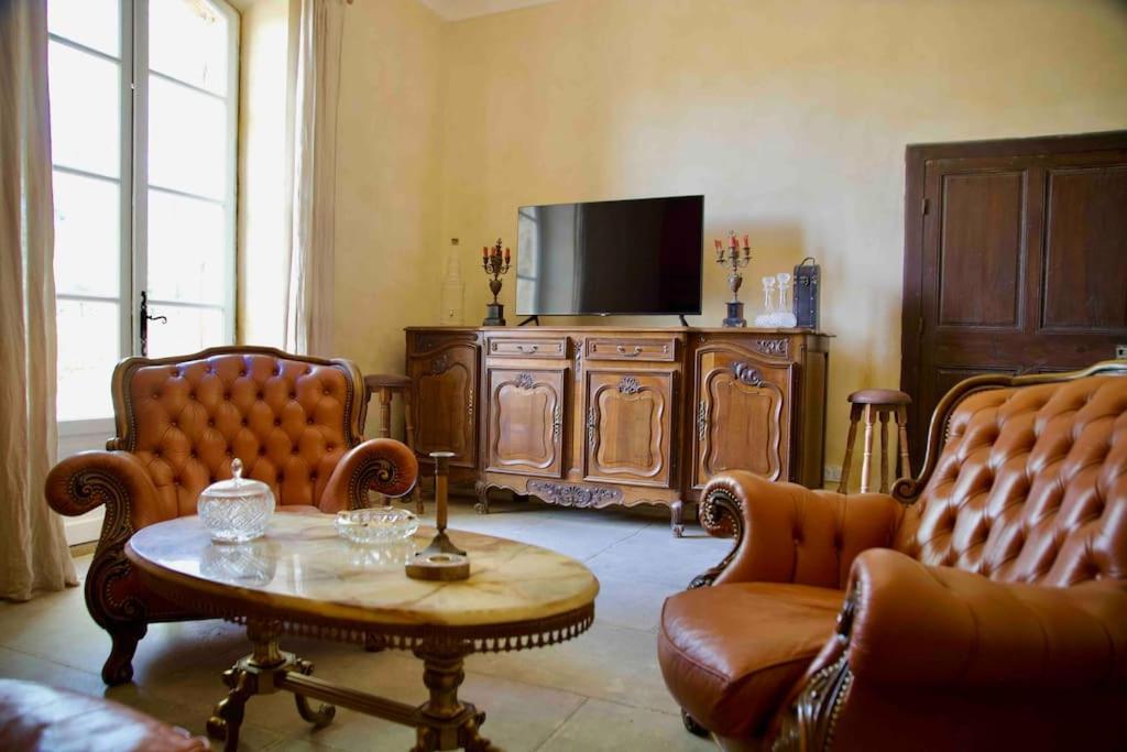 Chambres D'Hotes B&B - Chateau De Sienne Proche Avignon Orange Piscine Riviere Chusclan Dış mekan fotoğraf